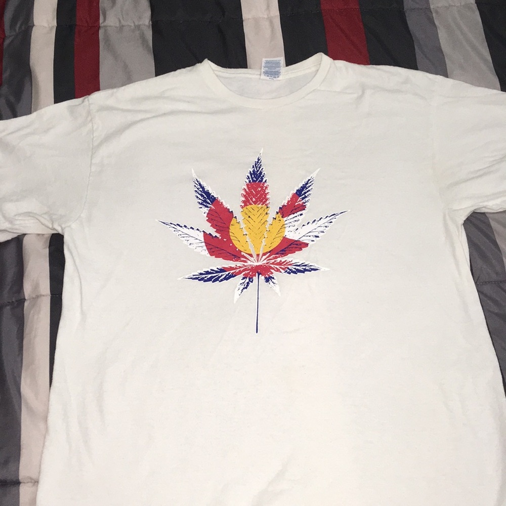 Bud leaf Tee